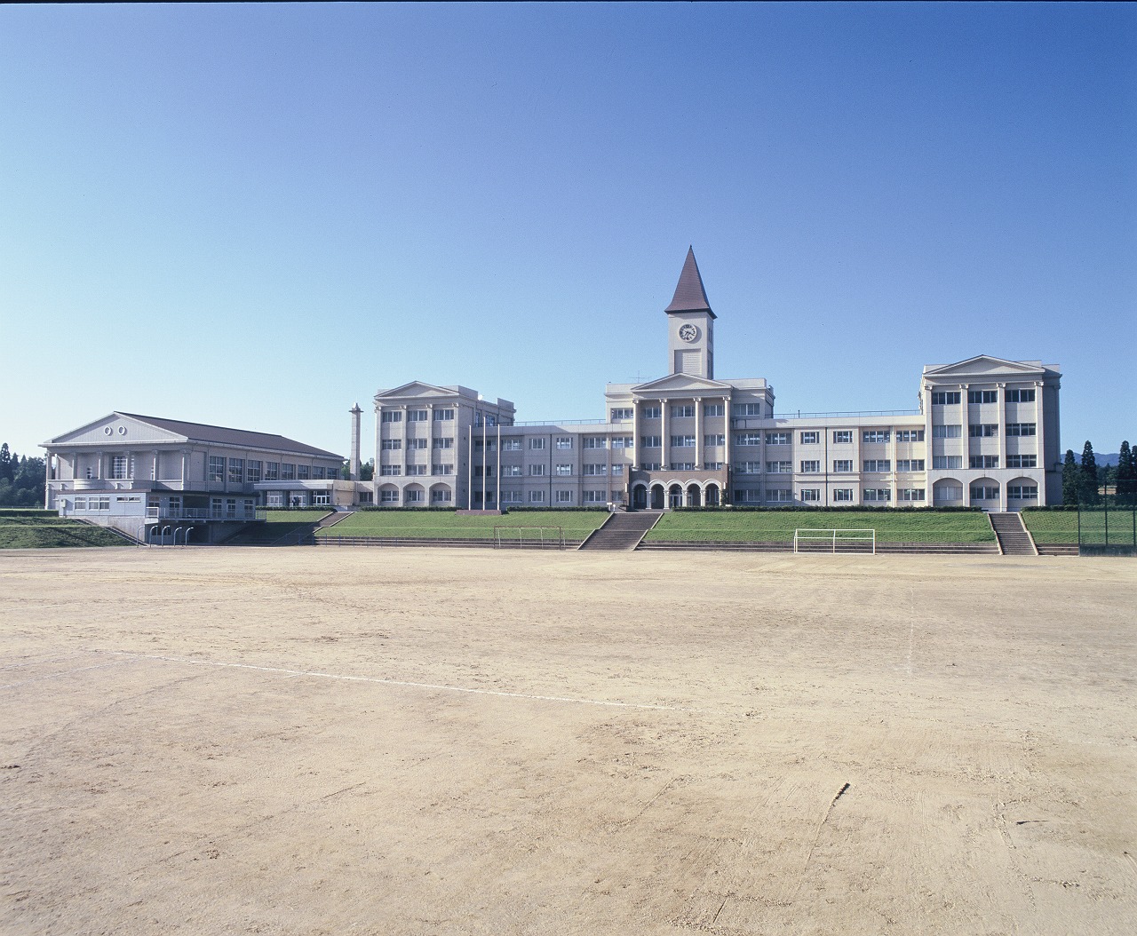 小矢部市立蟹谷中学校